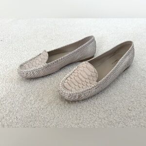 Talbots snake effect beige leather driving shoes moccasins - size 8